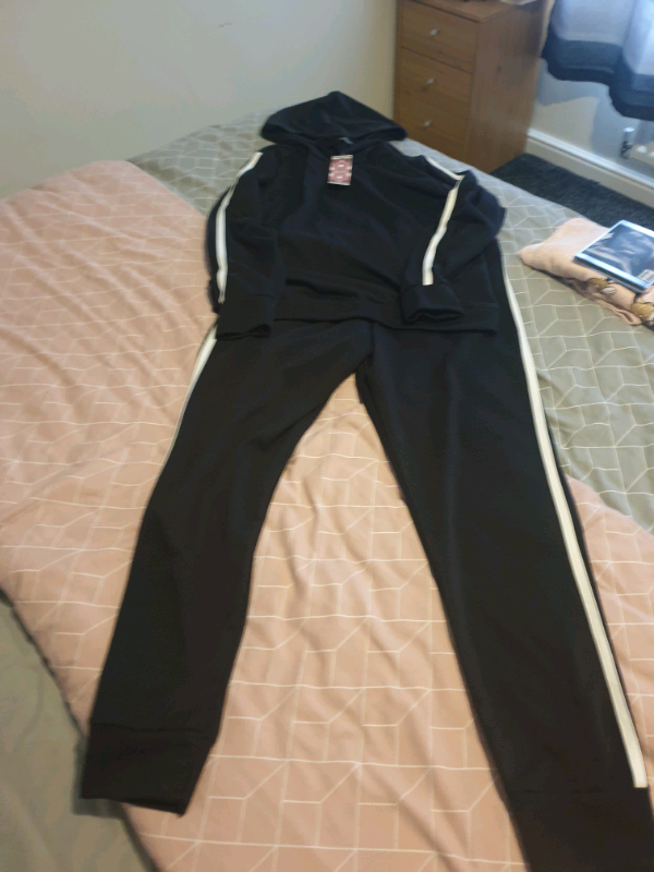 womens tracksuit size 14